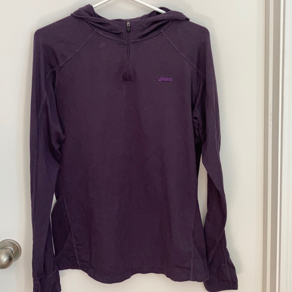 Long sleeve hooded running/exercise shirt.